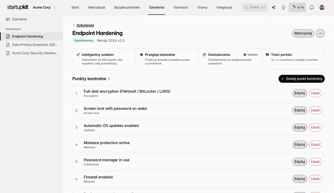 Edytor programu z konspektem slajdów i punktami kontrolnymi bezpieczeństwa szkolenia przed publikacją