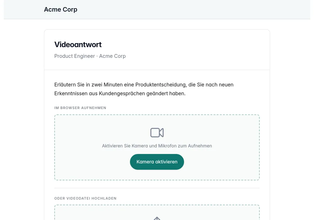 Ein Kandidat nimmt eine zeitlich begrenzte Videoantwort auf eine Bewerbungsfrage auf